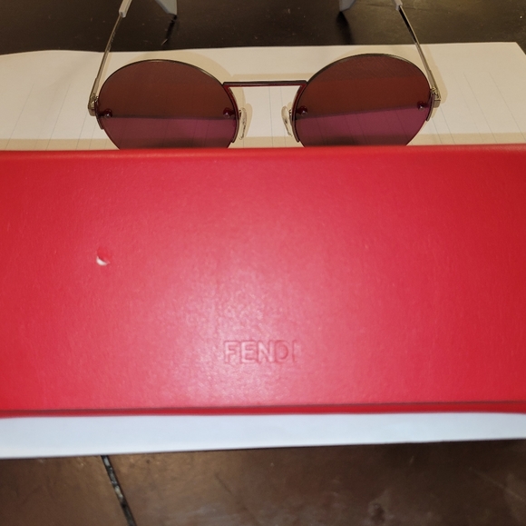 Fendi Womens sunglasses - Picture 5 of 5